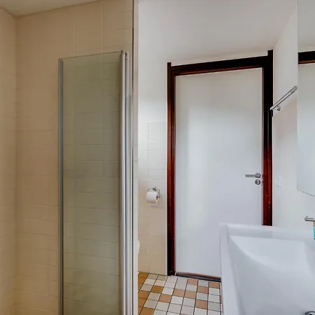 Dutchen Buiten Bergen سكورل